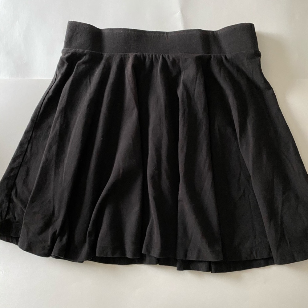 black skirt